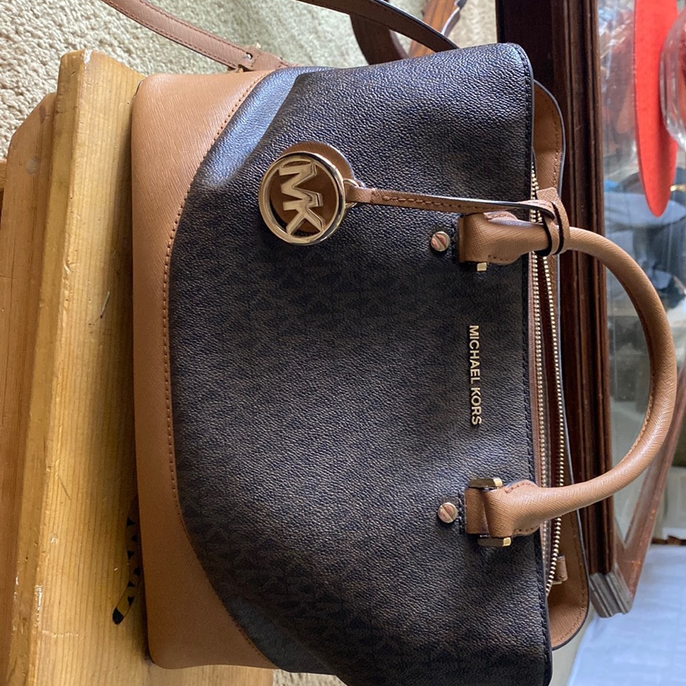 Micheal Kors Purse